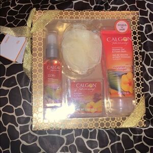 Calgon Take Me Away Hawaiian Ginger Gift Set